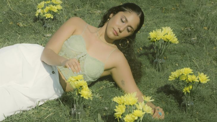 Valeria Jasso dedica su nueva canción ''a esos amores que nos saben a 'Miel''